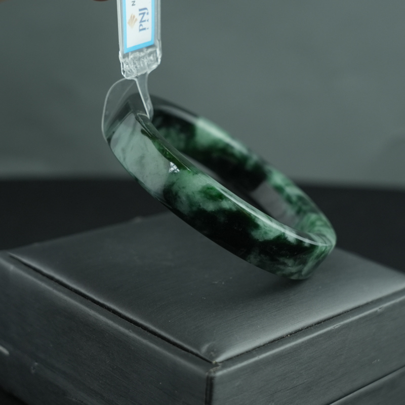 Vòng Ngọc Cẩm Thạch sơn thủy bản vuông ni 56