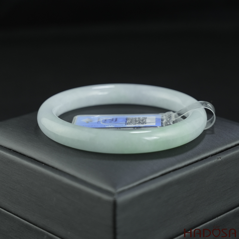 Vòng Ngọc Cẩm Thạch tròn trắng lí vân xanh ni 52