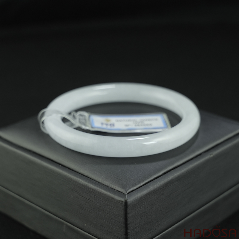 Vòng Ngọc Cẩm Thạch tròn trắng lí vân xanh ni 55