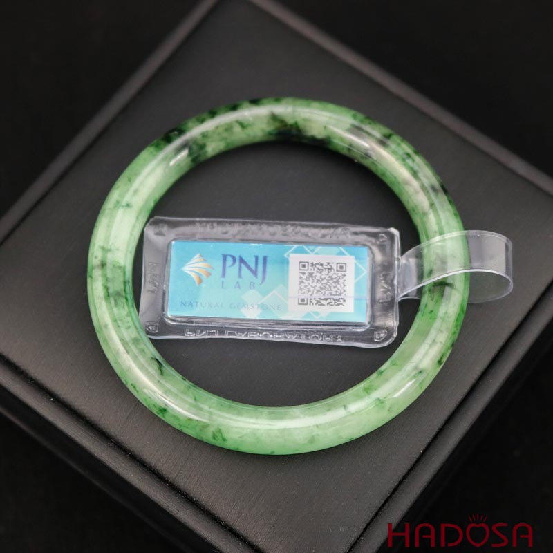 Cận cảnh Vòng Ngọc Cẩm Thạch xanh trong ni 50 HADOSA