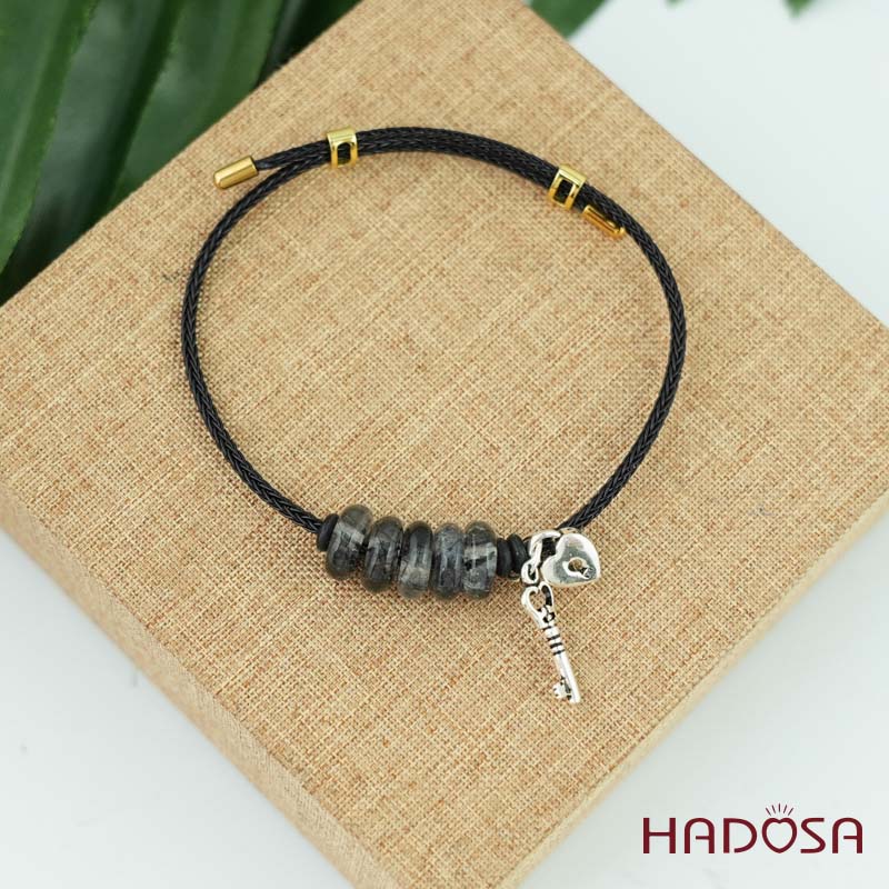 Vòng ngũ điếu thạch anh tóc đen mix charm chìa khóa