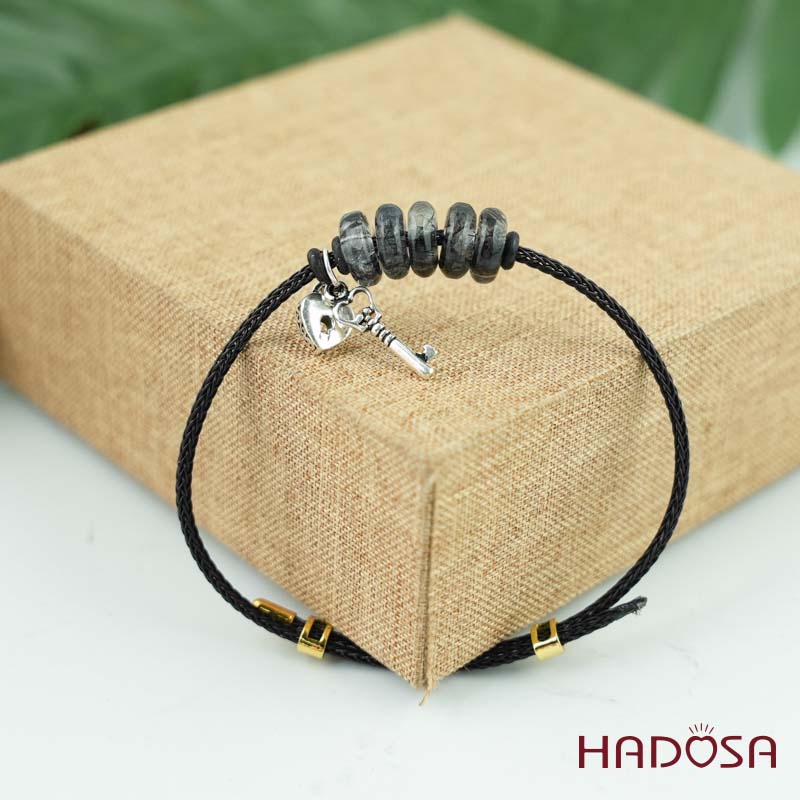 Vòng ngũ điếu thạch anh tóc đen mix charm chìa khóa