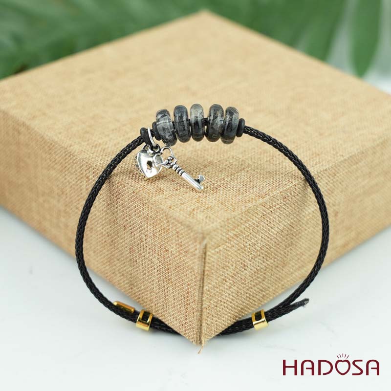 Vòng ngũ điếu thạch anh tóc đen mix charm chìa khóa