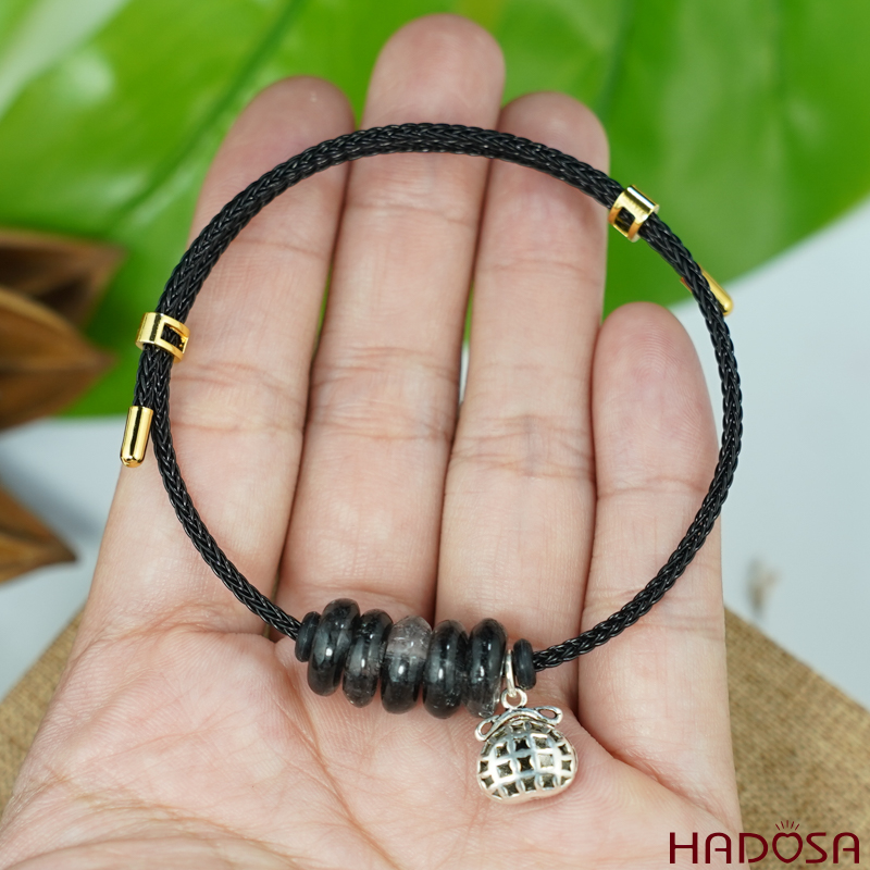 Vòng ngũ điếu tóc đen mix charm túi thơm