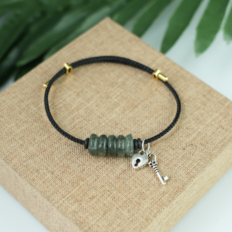 Vòng ngũ điếu tóc xanh mix charm chìa khóa