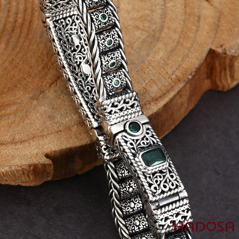 Vòng Tay Bạc Thái Nam Trụ Đá Lục Bảo