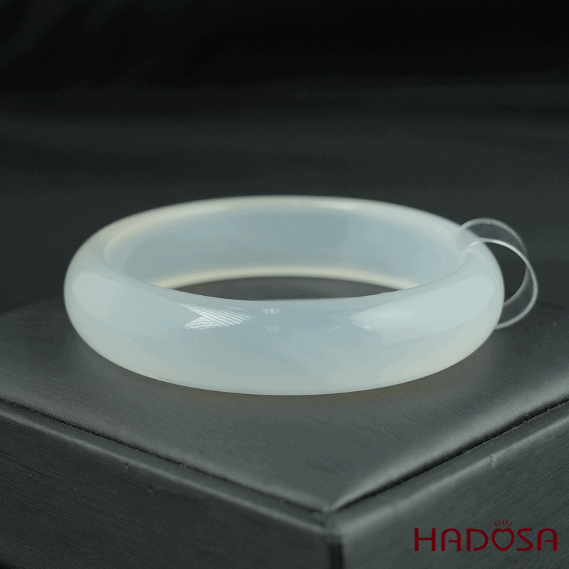 Vòng kiềng mã não trắng ngọc bản hẹ ni 50