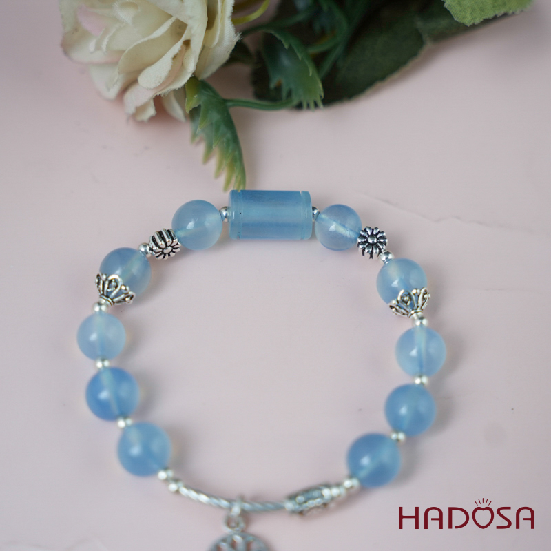 Vòng tay đá Aquamarine 8mm mix charm bạc 925