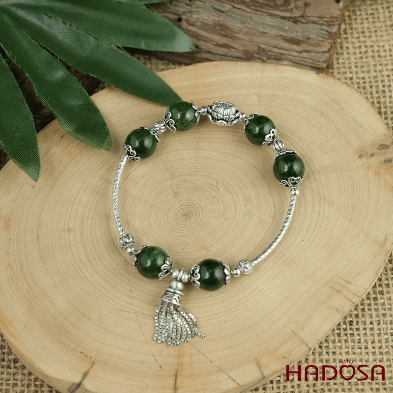 Vòng đá Diopside 10mm mix charm bạc 925