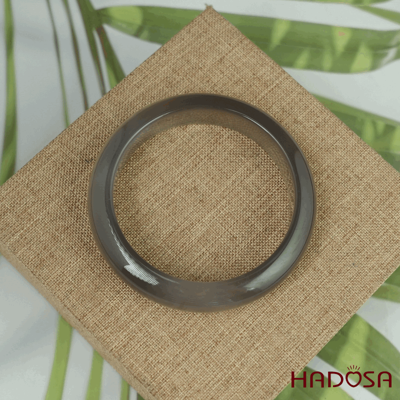 Vòng kiềng mã não xám ghi bản oval ni 51