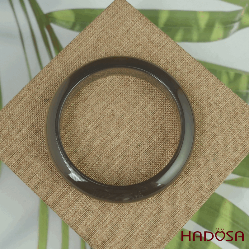 Vòng kiềng mã não xám ghi bản oval ni 54