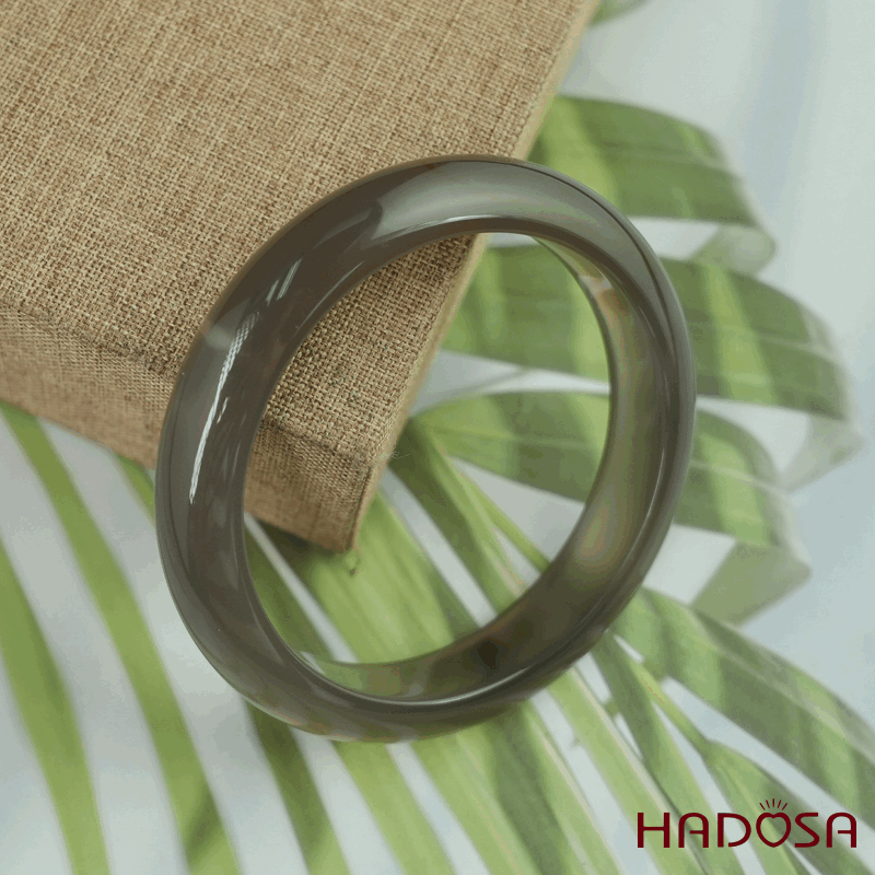 Vòng kiềng mã não xám ghi bản oval ni 54