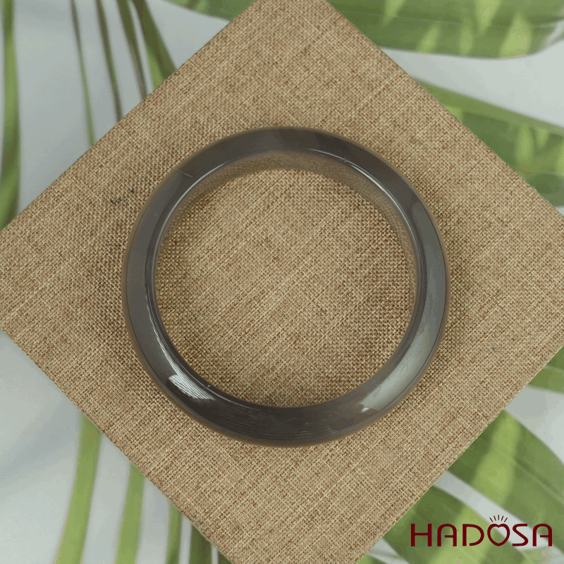 Vòng kiềng mã não xám ghi bản oval ni 51