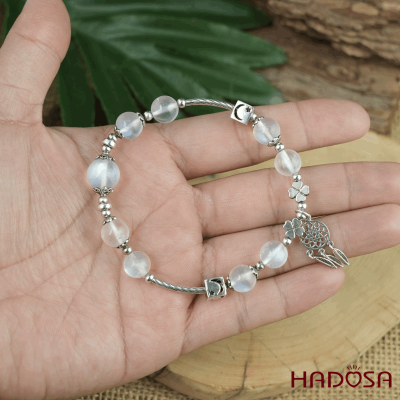 Vòng đá Mặt Trăng 8mm chuẩn 8A mix charm bạc 925