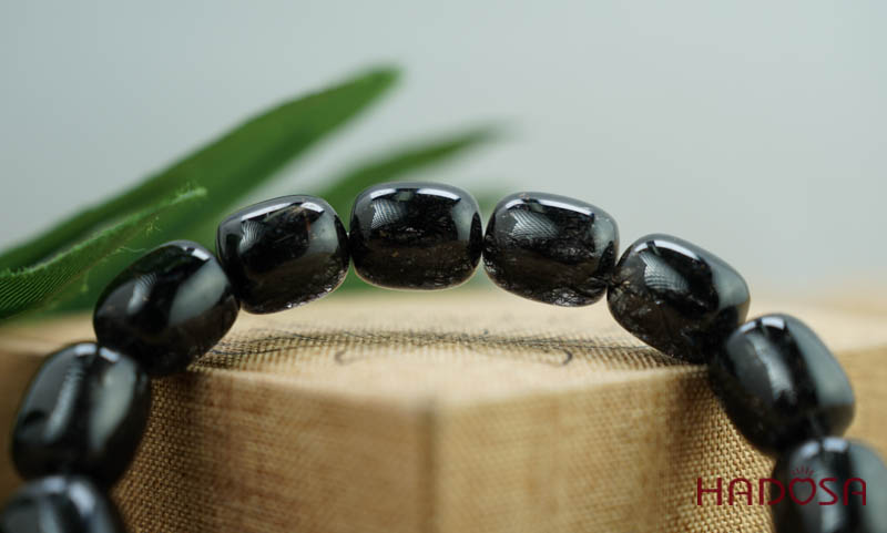 Vòng đá Thạch anh tóc đen 12x16mm chuẩn 6A