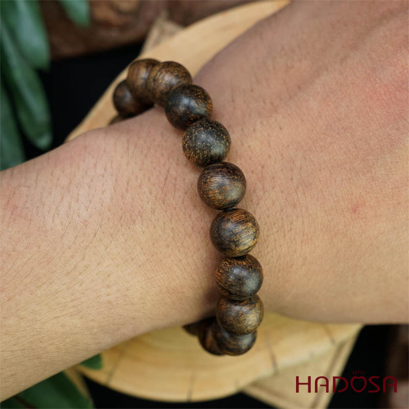 Vòng tay hạt tròn 12mm trầm hương chìm nước