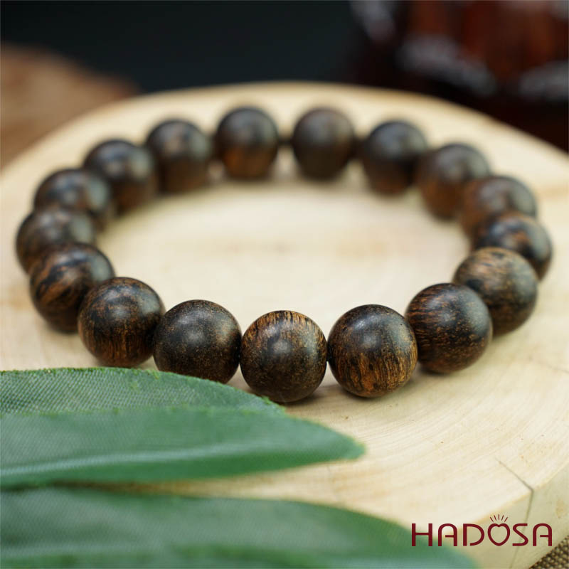 Vòng tay hạt tròn 12mm trầm hương chìm nước