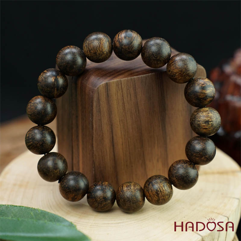 Vòng tay hạt tròn 12mm trầm hương chìm nước