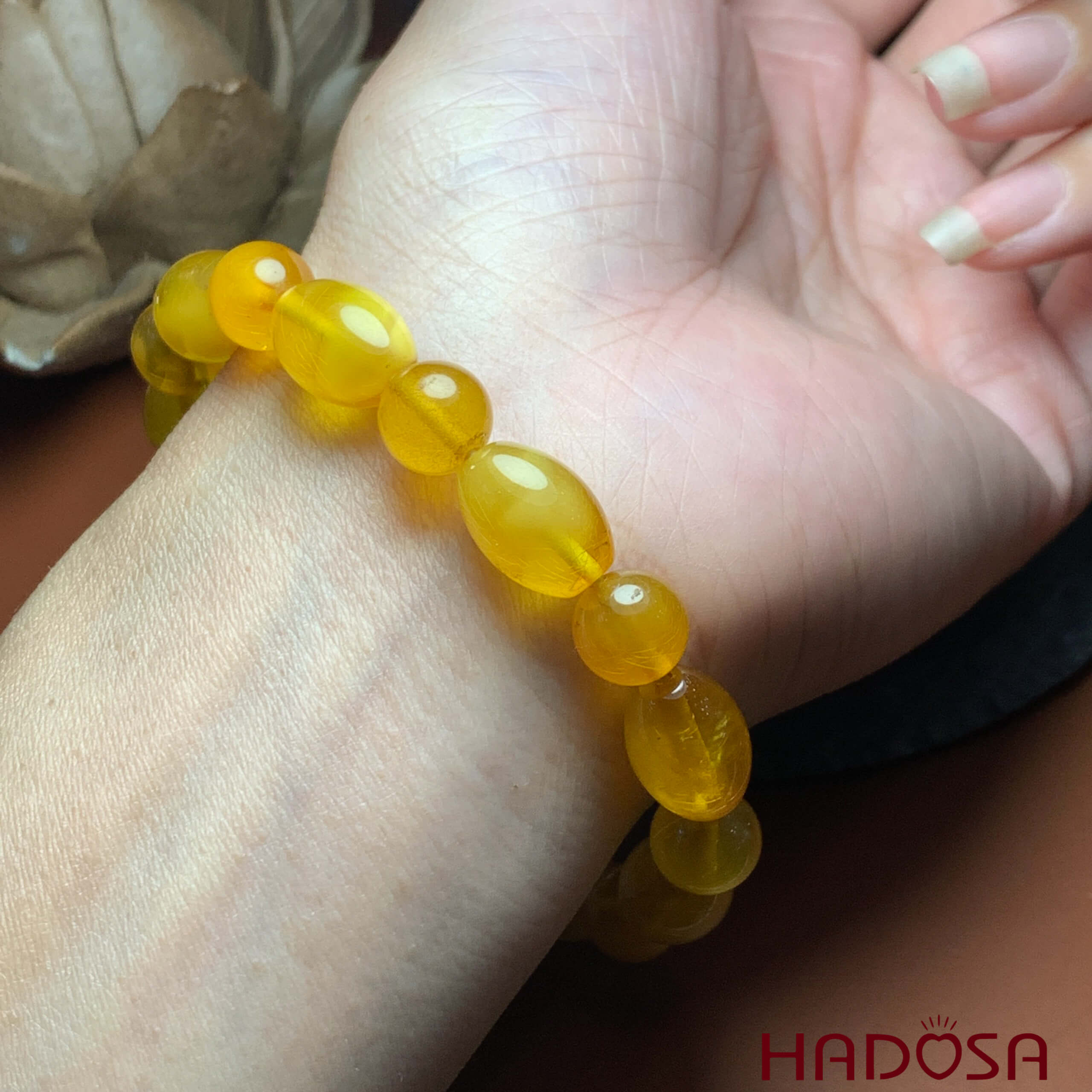 Vòng Hổ Phách Baltic vàng trong hạt olive 9mm