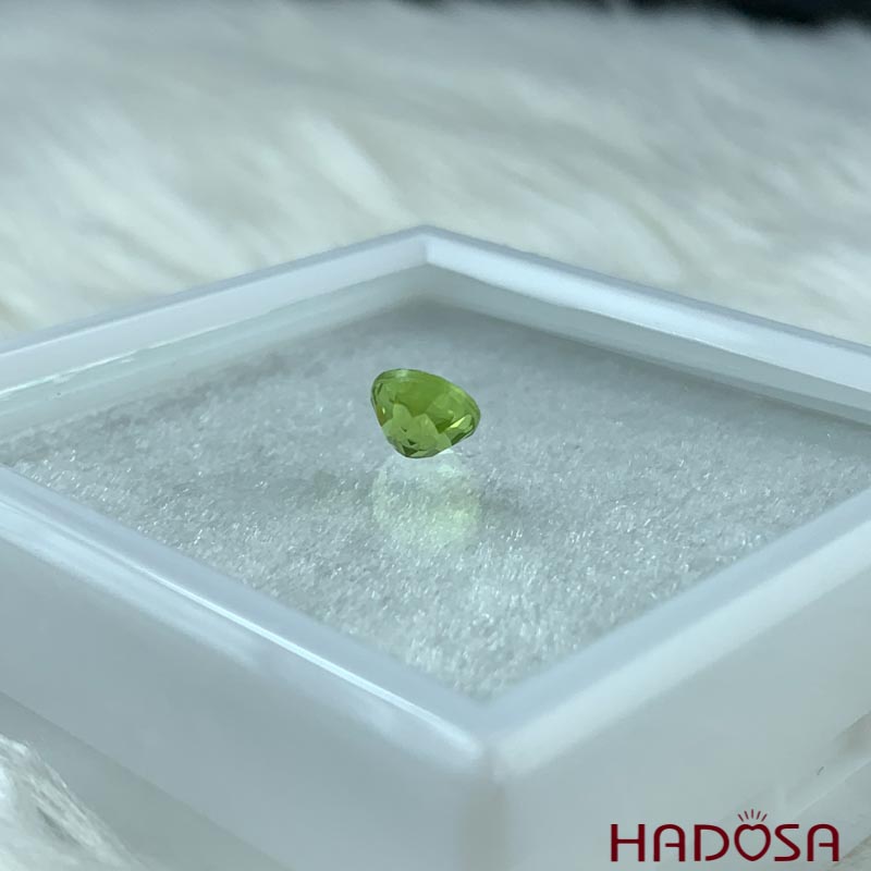 Mặt đá Peridot tròn 07mm 5A