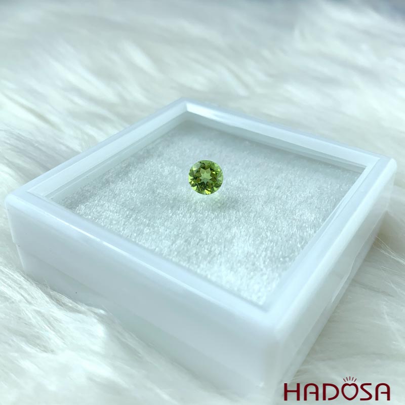Mặt đá Peridot tròn 07mm 5A