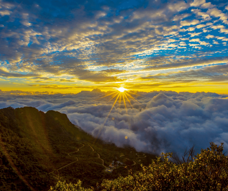 Tour du lịch Hà Giang - Săn mây trên đỉnh Chiêu Lầu Thi