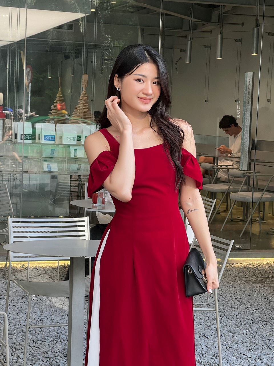 VELLE Design - Áo dài Chu Sa chất nhung mượt mịn kèm quần lụa trắng