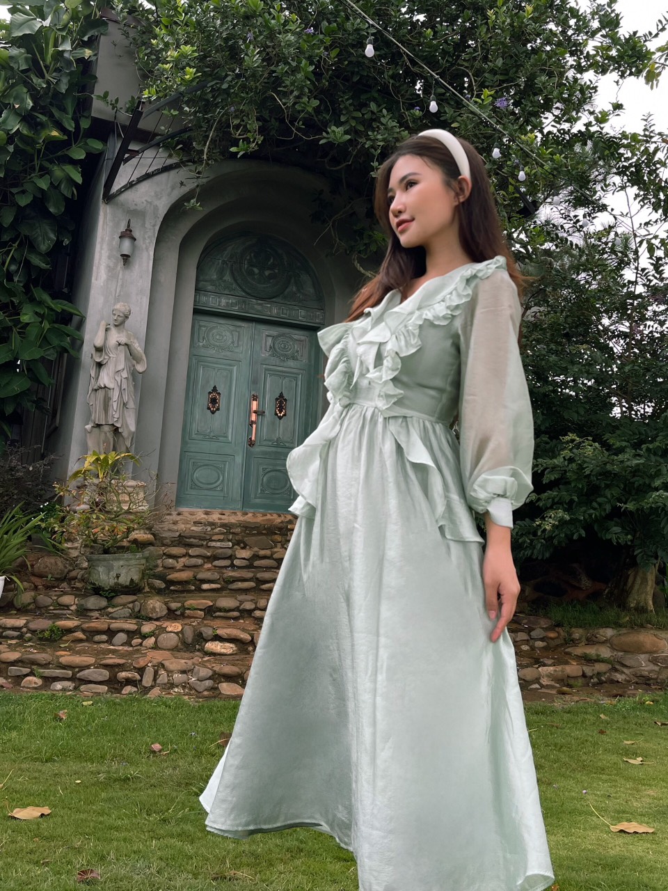 VELLE DESIGN Đầm Aimee chất liệu tơ ý ánh kim