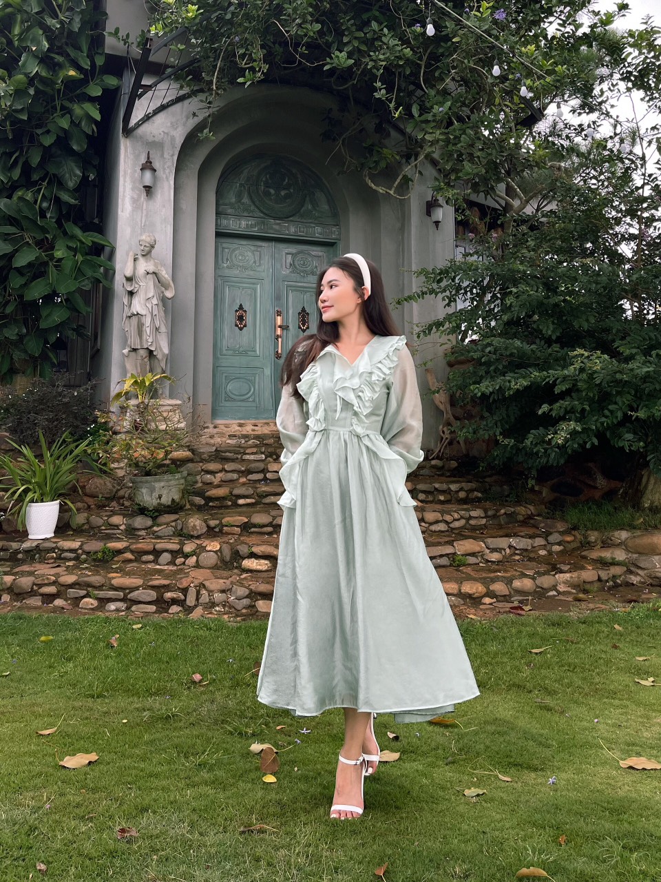 VELLE DESIGN Đầm Aimee chất liệu tơ ý ánh kim