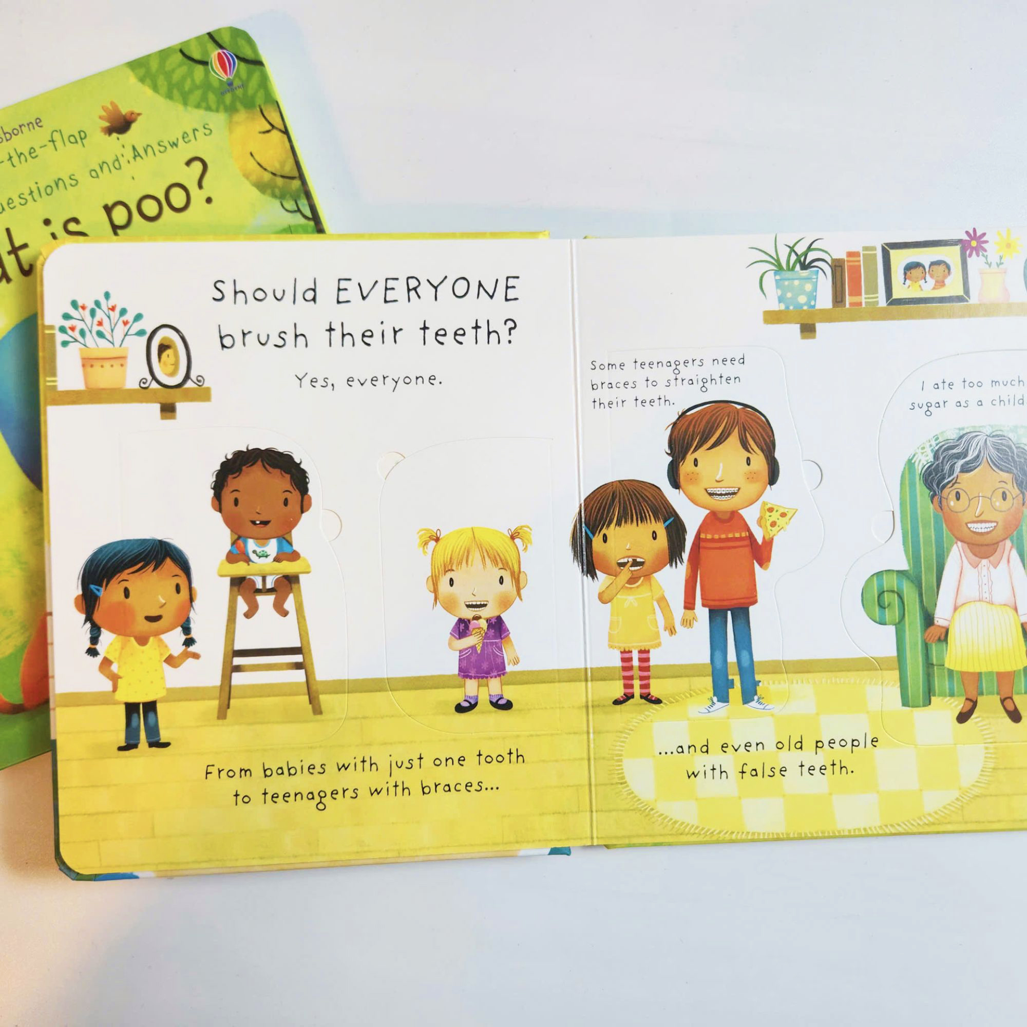 Usborne Lift-the-flap Very First Questions and Answers, sách lật mở khám phá cho bé
