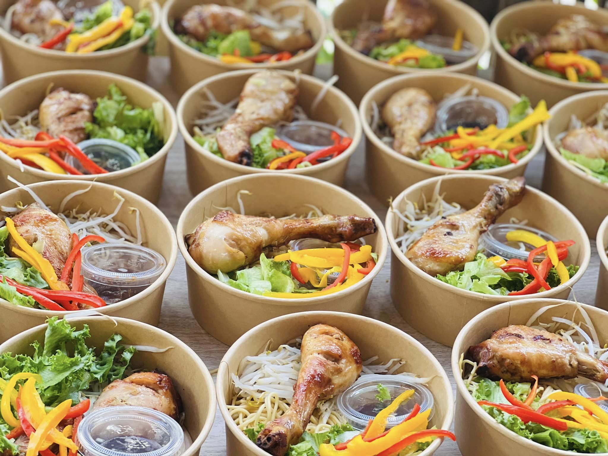 TÔ GIẤY KRAFT ĐỰNG BÚN, PHỞ, THỨC ĂN MANG ĐI - MANG LẠI NHIỀU KINH TẾ