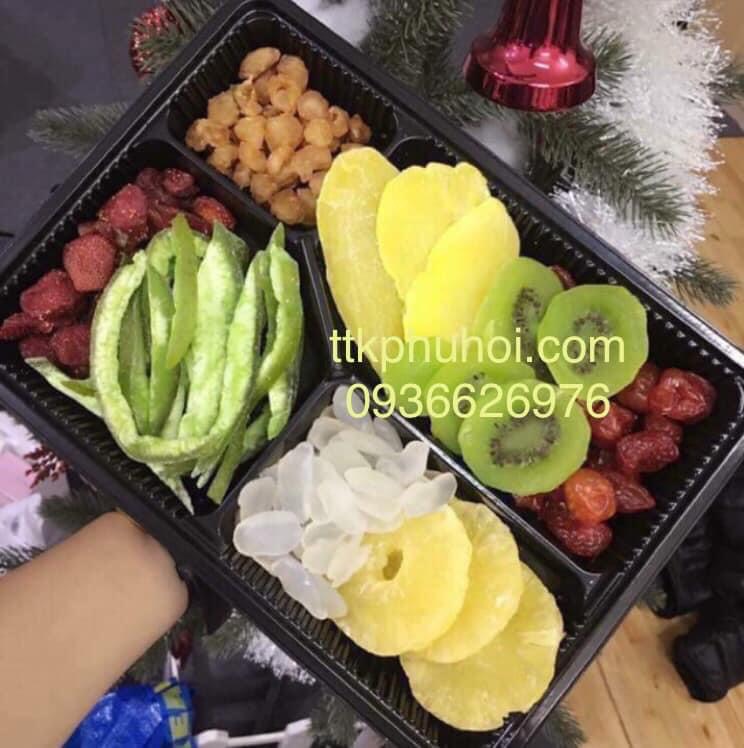 Hộp nhựa đựng mứt Tết