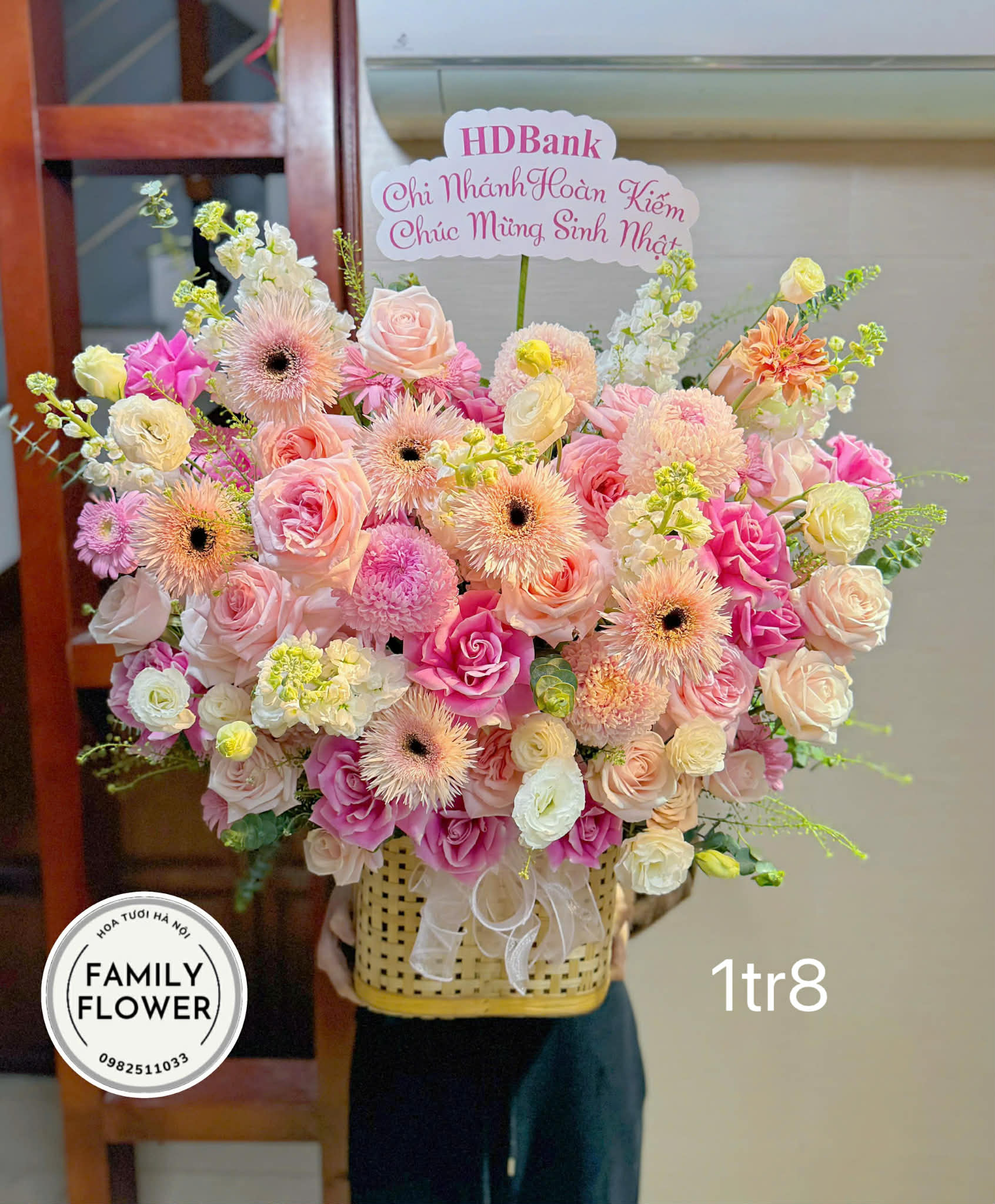 Lẵng hoa 8 tháng 3 - Món quà sang trọng và đầy ý nghĩa