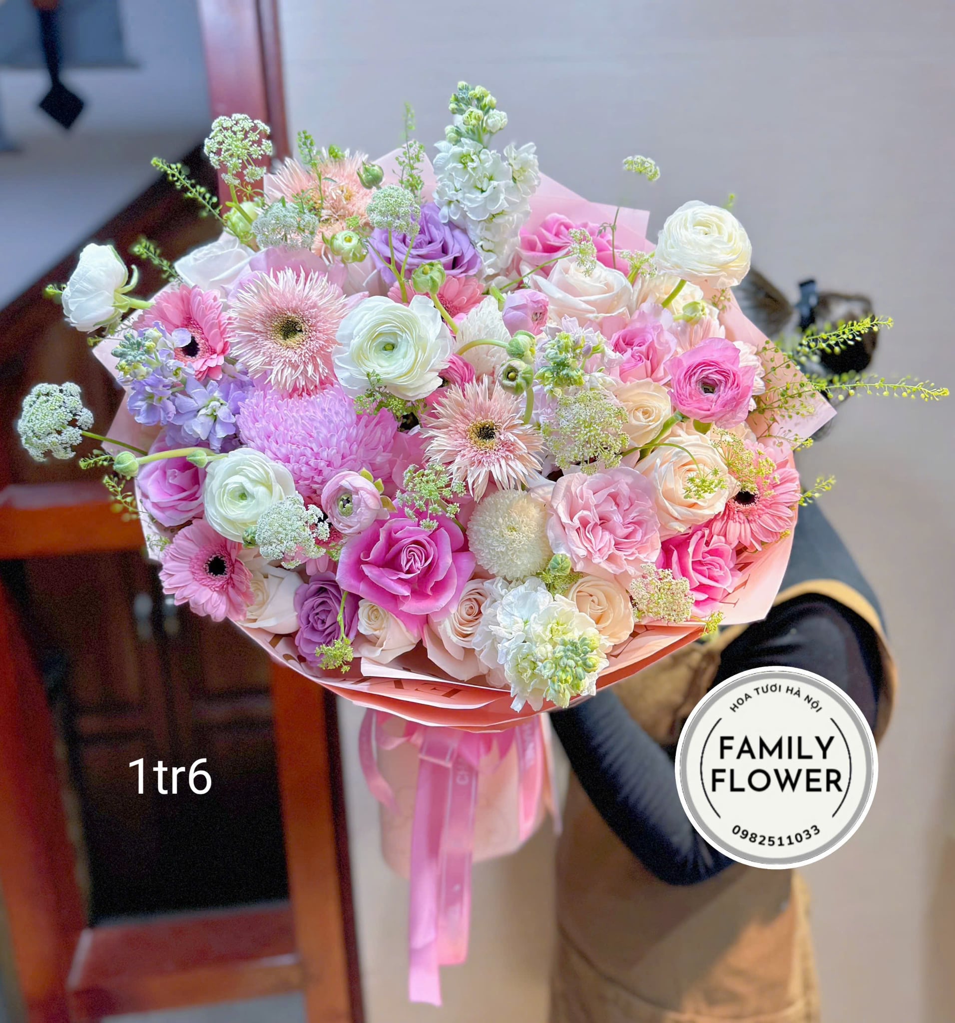 Những mẫu bó hoa chúc mừng nhân ngày quốc tế 8/3 tại Hà Nội ! Mua hoa tươi online tại Ba Đình Hà Nội ! Hoa tươi nhà Family Flower