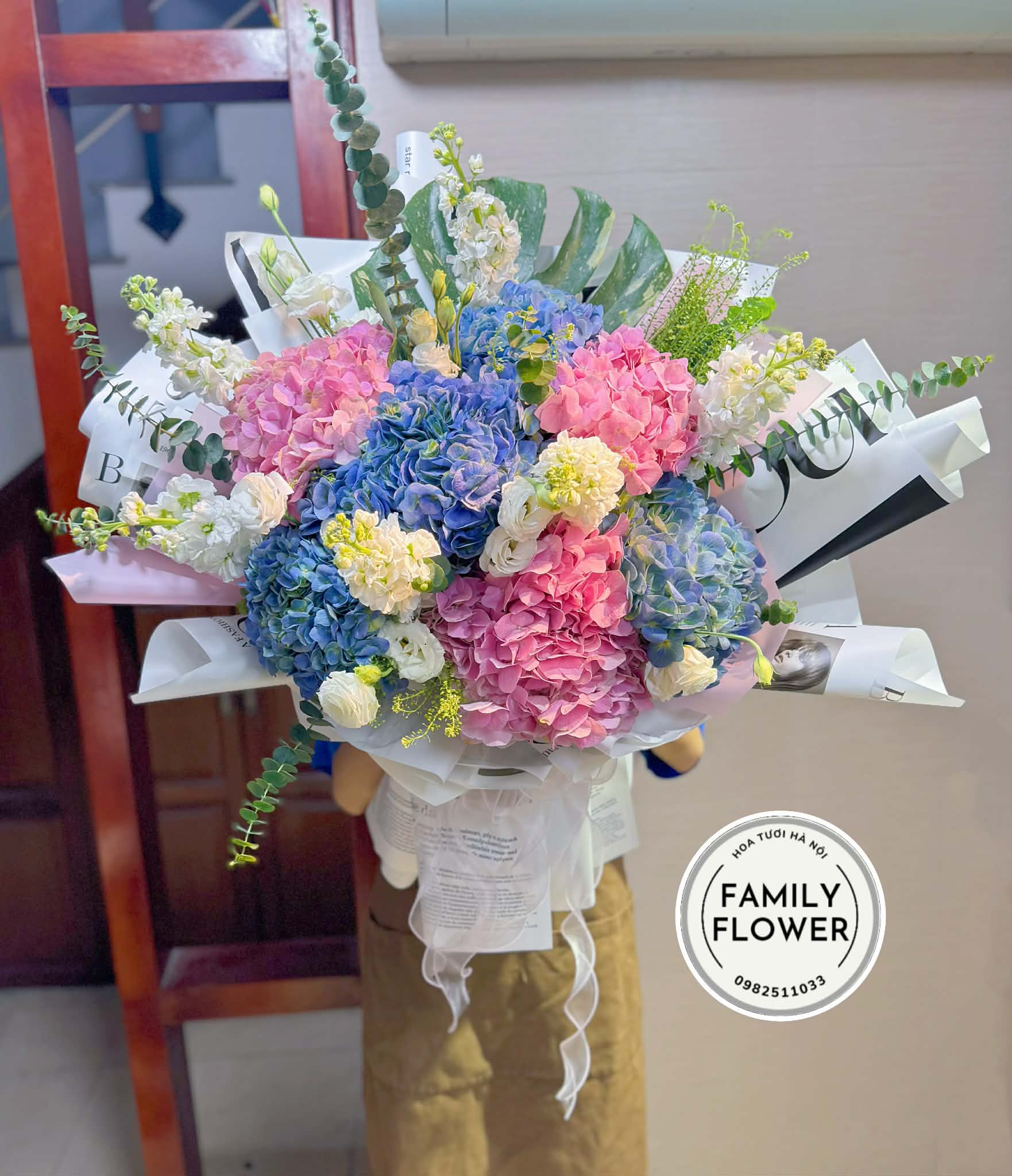Bó hoa cẩm tú cầu xanh mic hồng tặng người yêu nhân dịp valentine Hà Nội ! Family flower ! Mua hoa tươi Hà Nội