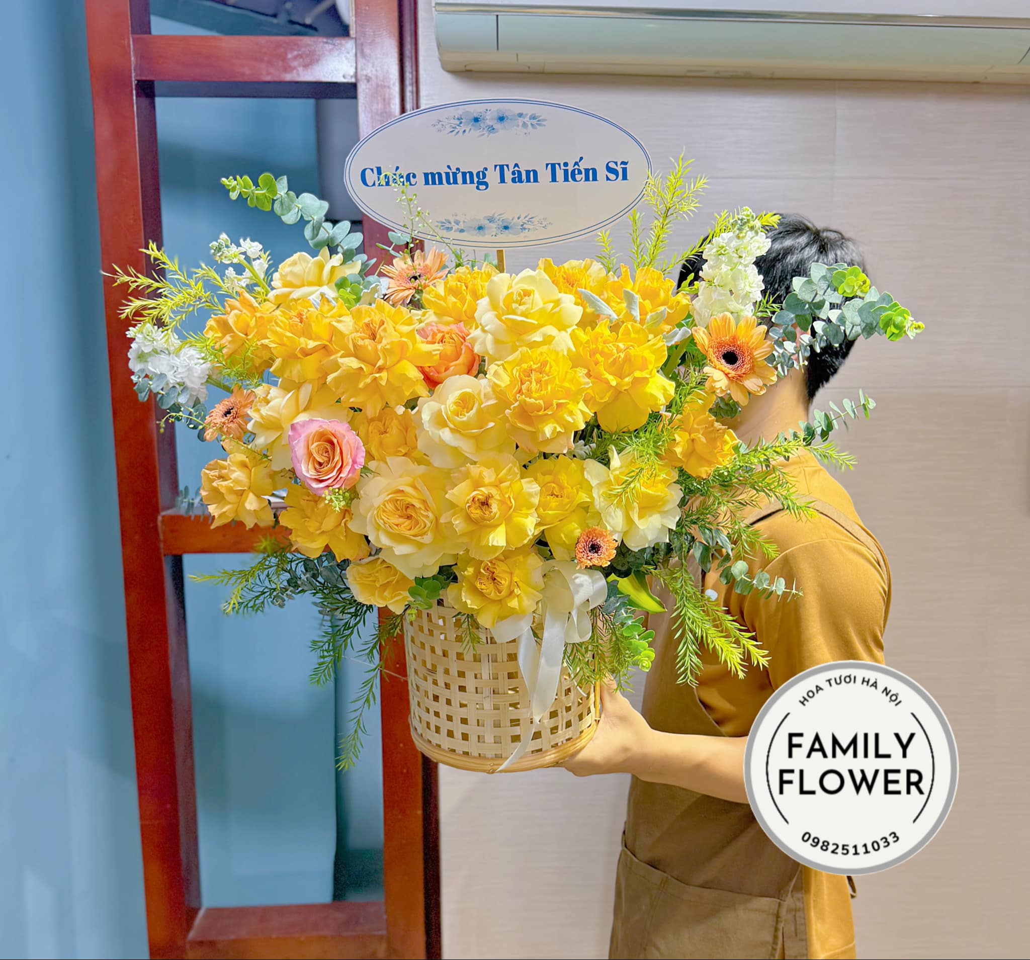 Lẵng hoa tone vàng sang trọng tặng chúc mừng tại Hà Nội ! Mua hoa tươi online Hà Nội 
