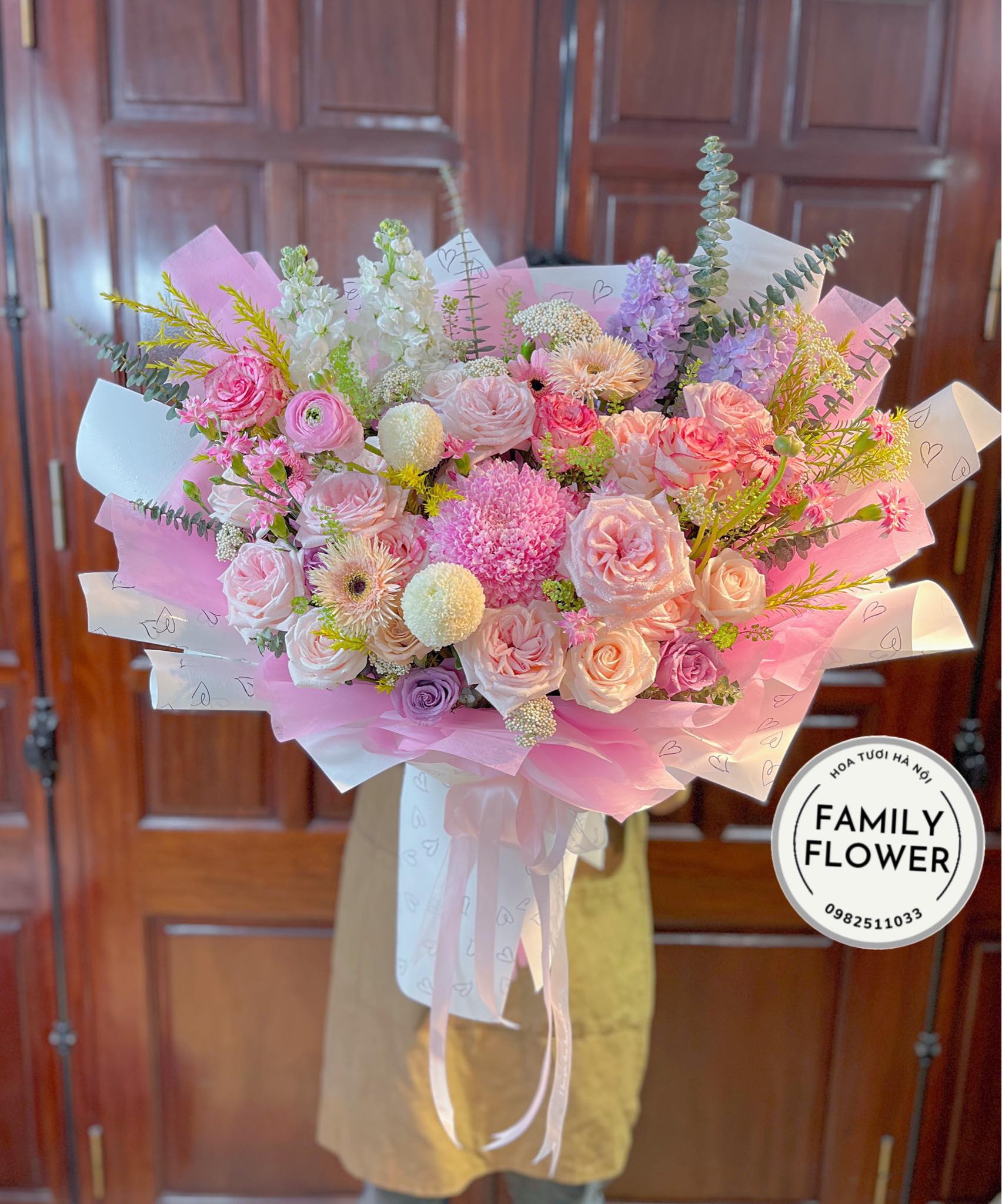 Bó hoa chúc mừng tone hồng nhẹ nhàng tại Đống Đa Hà Nội ! Mua hoa tươi online Hà Nội