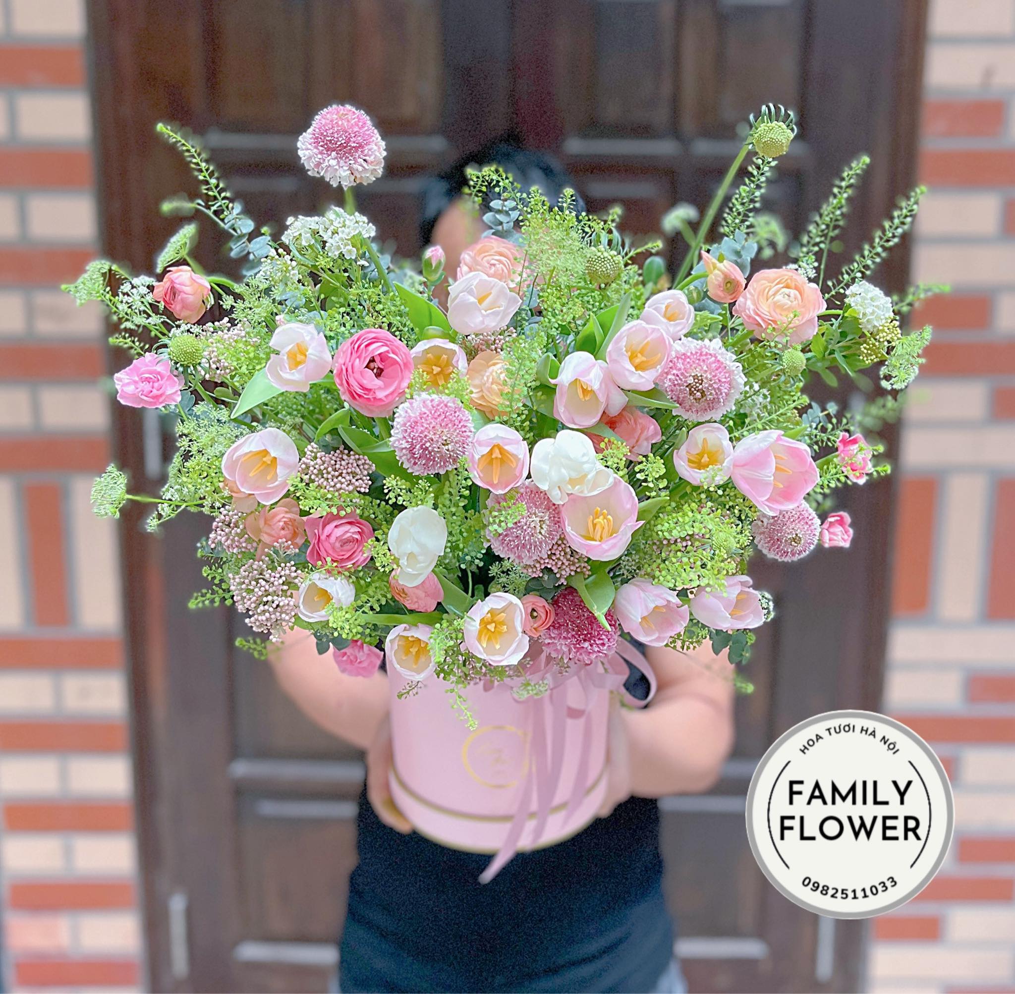 Lẵng hoa tulip tặng người yêu , mẹ , đối tác ở Hà Nội ! Hoa tulip Hà Nội