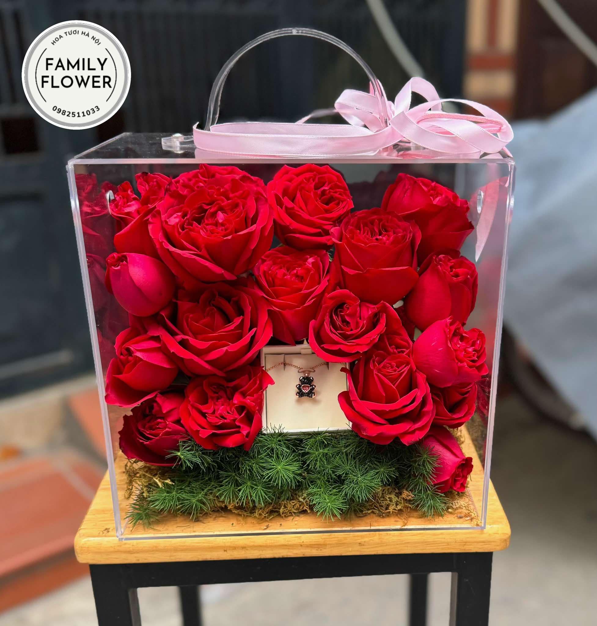 Vali hoa hồng đỏ tỏ tình ở Hà Nội ! Hoa tươi Hà Nội !