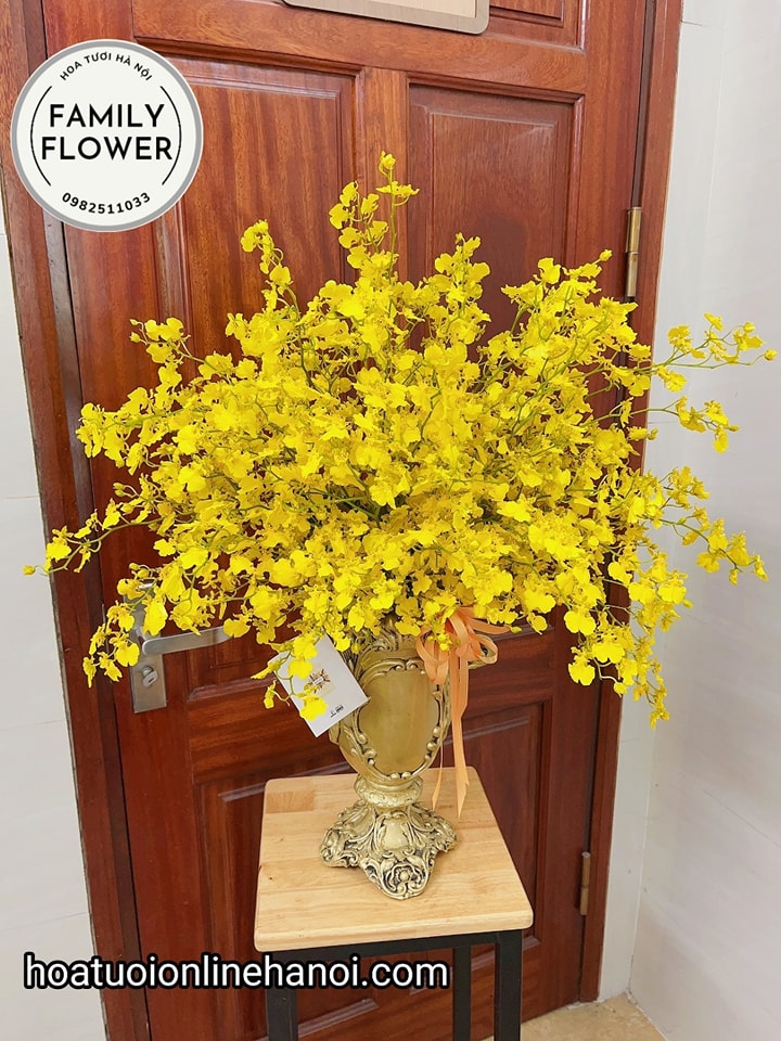 Bình hoa vũ nữ sang trọng tặng đối tác tại Cầu Giấy- Hà Nội.