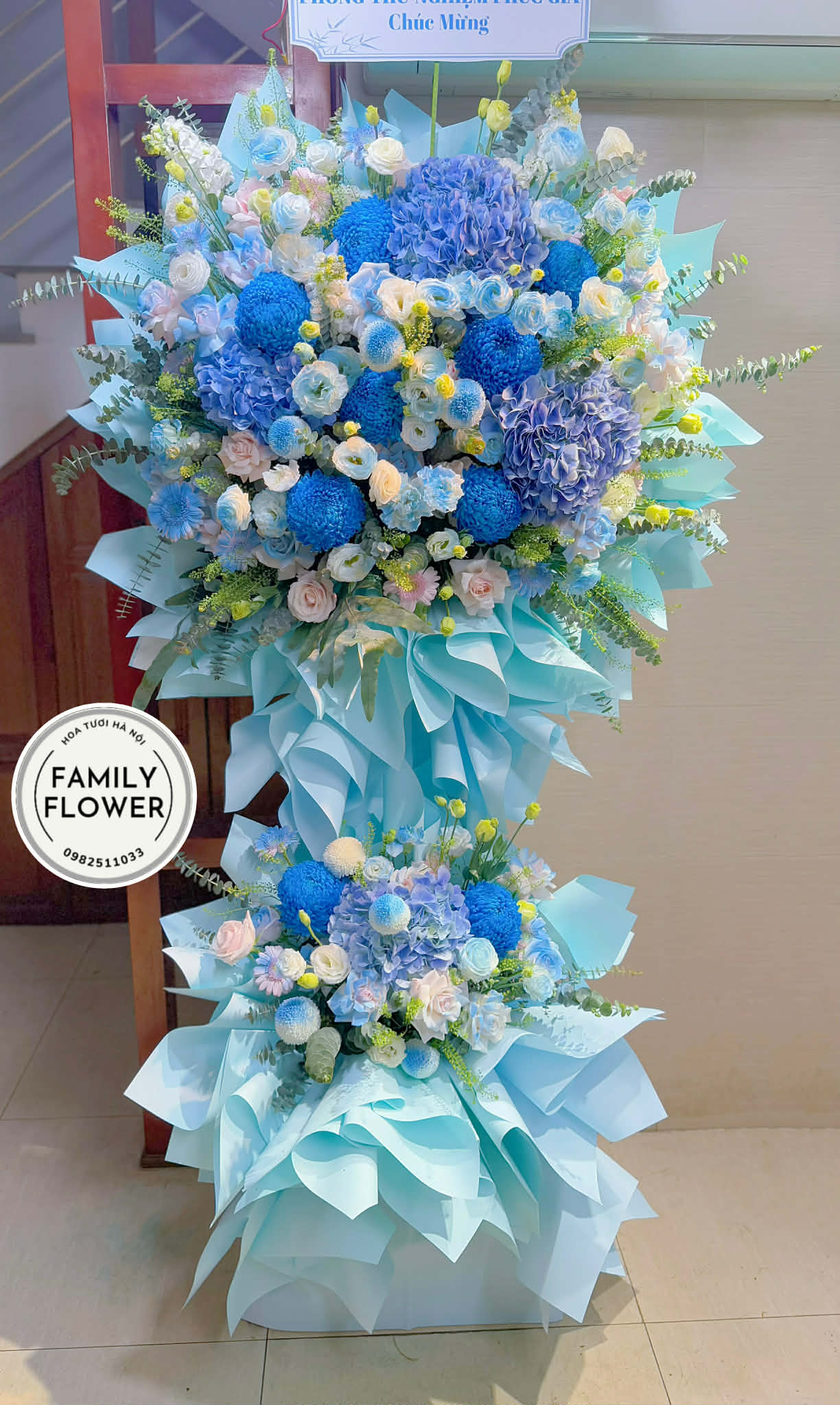 Kệ hoa xanh dương chúc mừng khai trương ! Hoa khai trương ở Hà Nội ! Mua hoa tươi Hà Nội