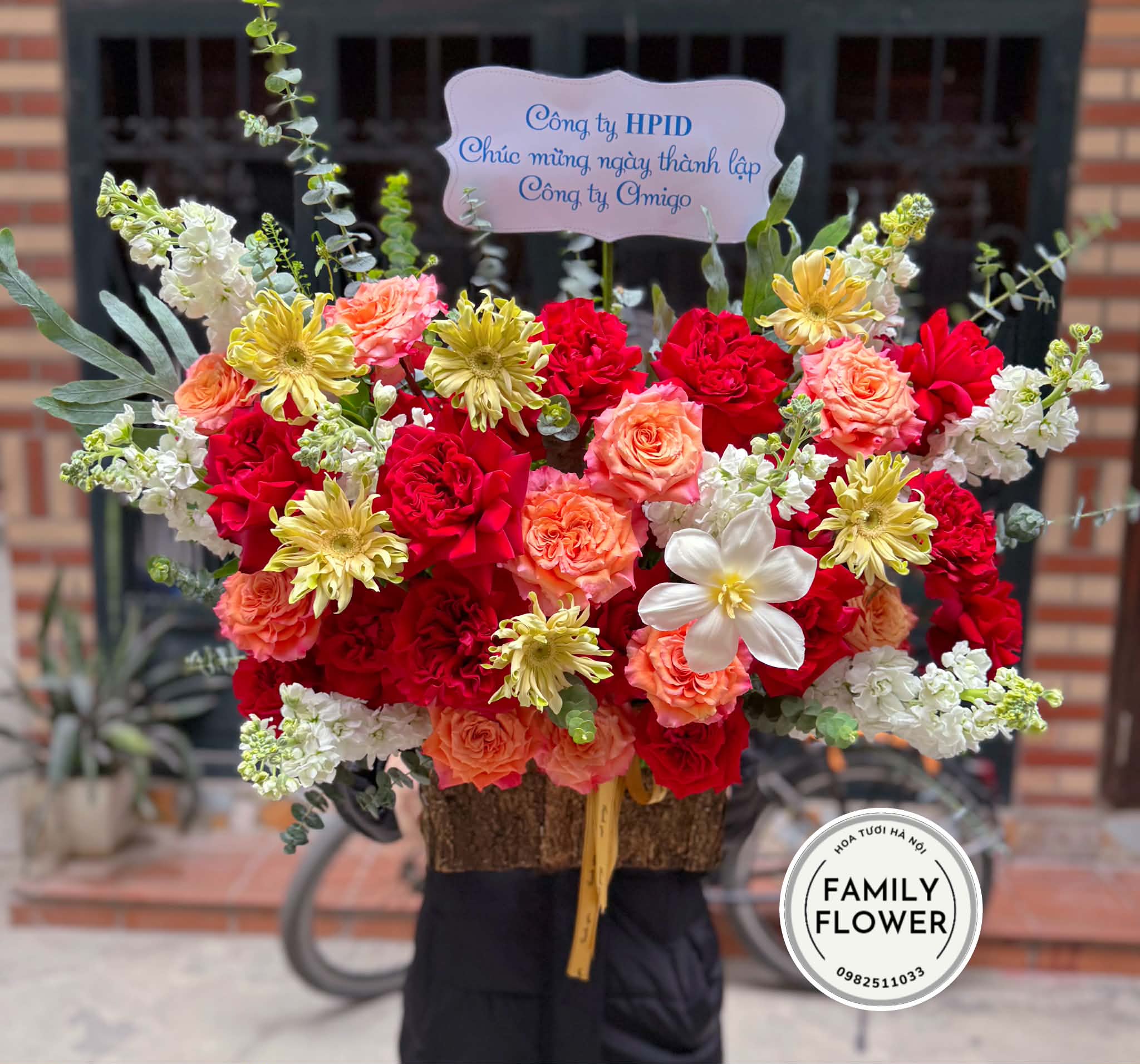 Lẵng hoa chúc mừng ngày thành lập công ty quận Cầu Giấy, Đống Đa, Hà Nội ! Family flower - hoa tươi Hà Nội