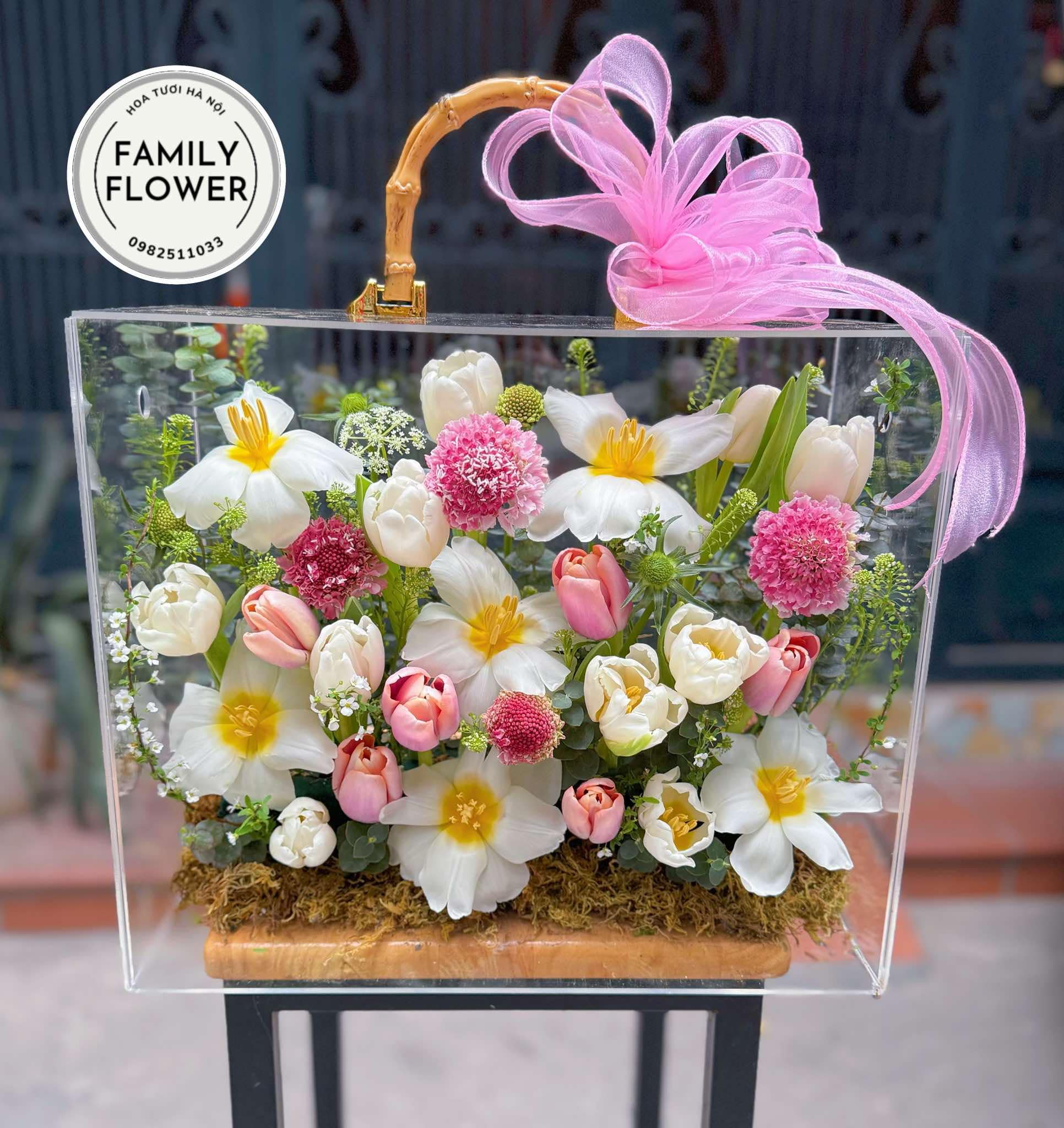 Vali hoa tulip tặng  sinh nhật quận Hoàn Kiếm !Tây Hồ Hà Nội ! Mua hoa tulip Hà Nội