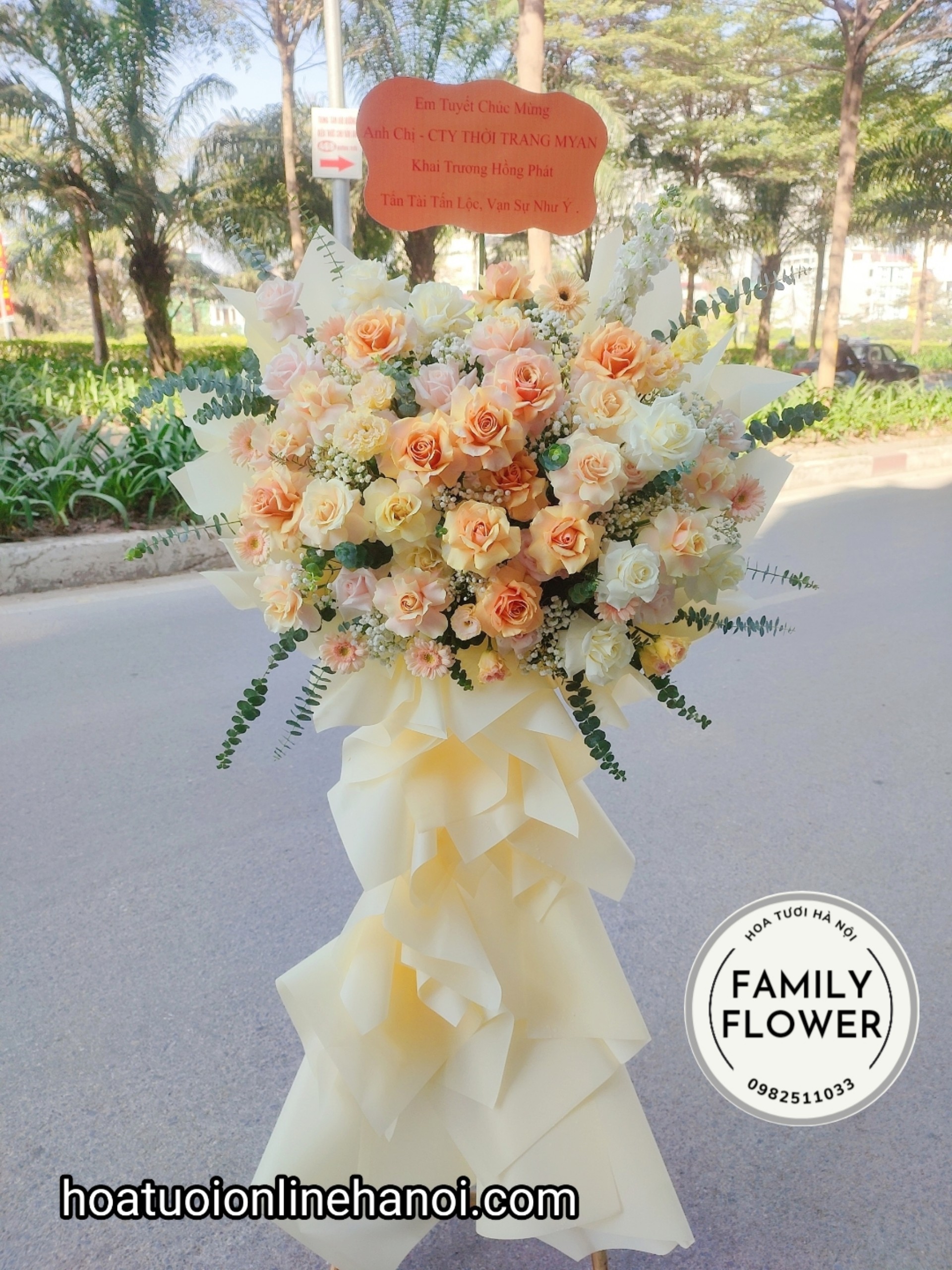 Kệ hoa khai trương, chúc mừng bạn bè , đồng nghiệp tại Cầu Giấy - Hà Nội.