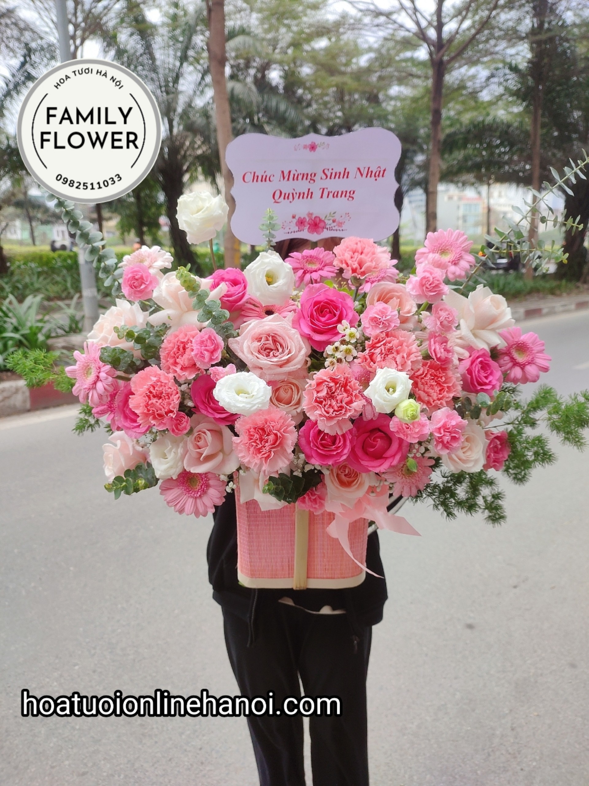 Hoa tươi chúc mừng sinh nhật tone hồng nhẹ nhàng tặng người yêu , bạn bè nhân dịp sinh nhật tại Hà Nội .