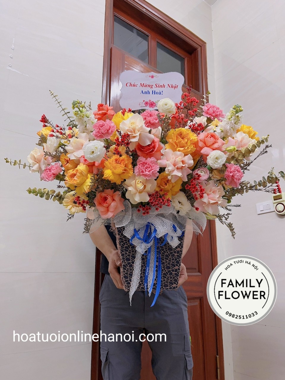 Lẵng hoa tươi sang trọng chúc mừng sinh nhật tặng phái nam .