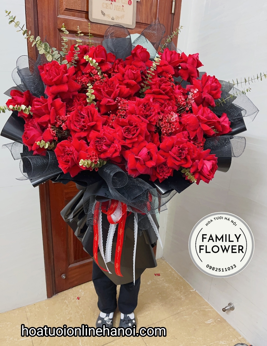 Bó hoa hồng đỏ khổng lồ tặng vợ , người yêu nhân dịp sinh nhật, kỷ niệm đẹp ở quận Cầu Giấy ,Ba Đình 
