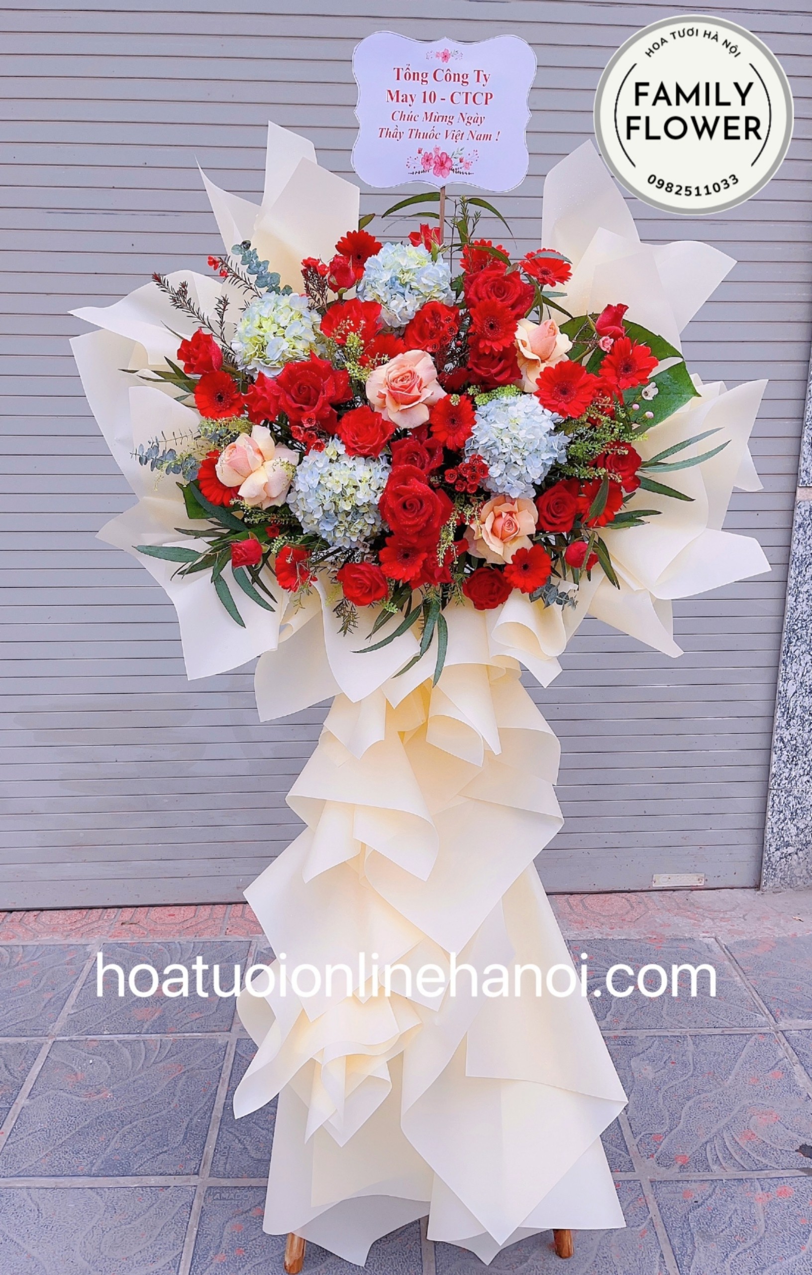 Kệ hoa chúc mừng ngày thầy thuốc Việt Nam 27/ 2 tại Hà Nội.