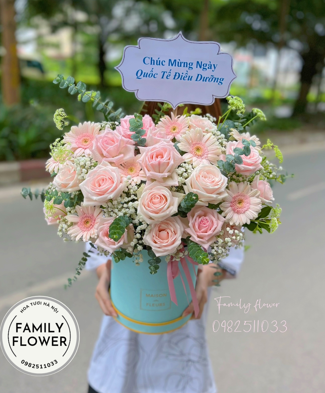 Hộp hoa sang trọng tặng người thân, bạn bè tại Hà Nội 