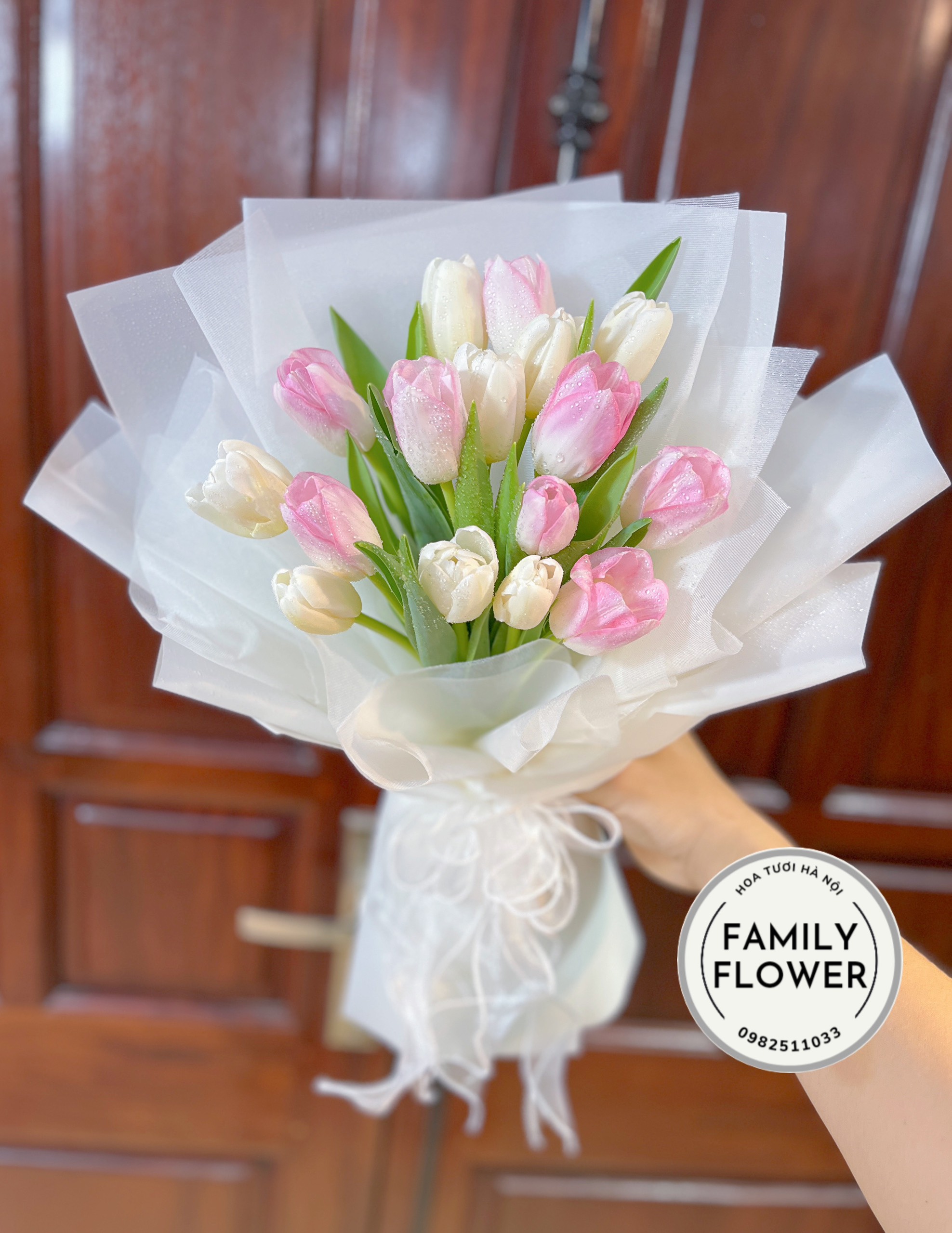 Bó hoa tulip tặng bạn gái ở Quận Hoàn Kiếm , Hai Bà Trưng Hà Nội ! Hoa tulip Hà Nội
